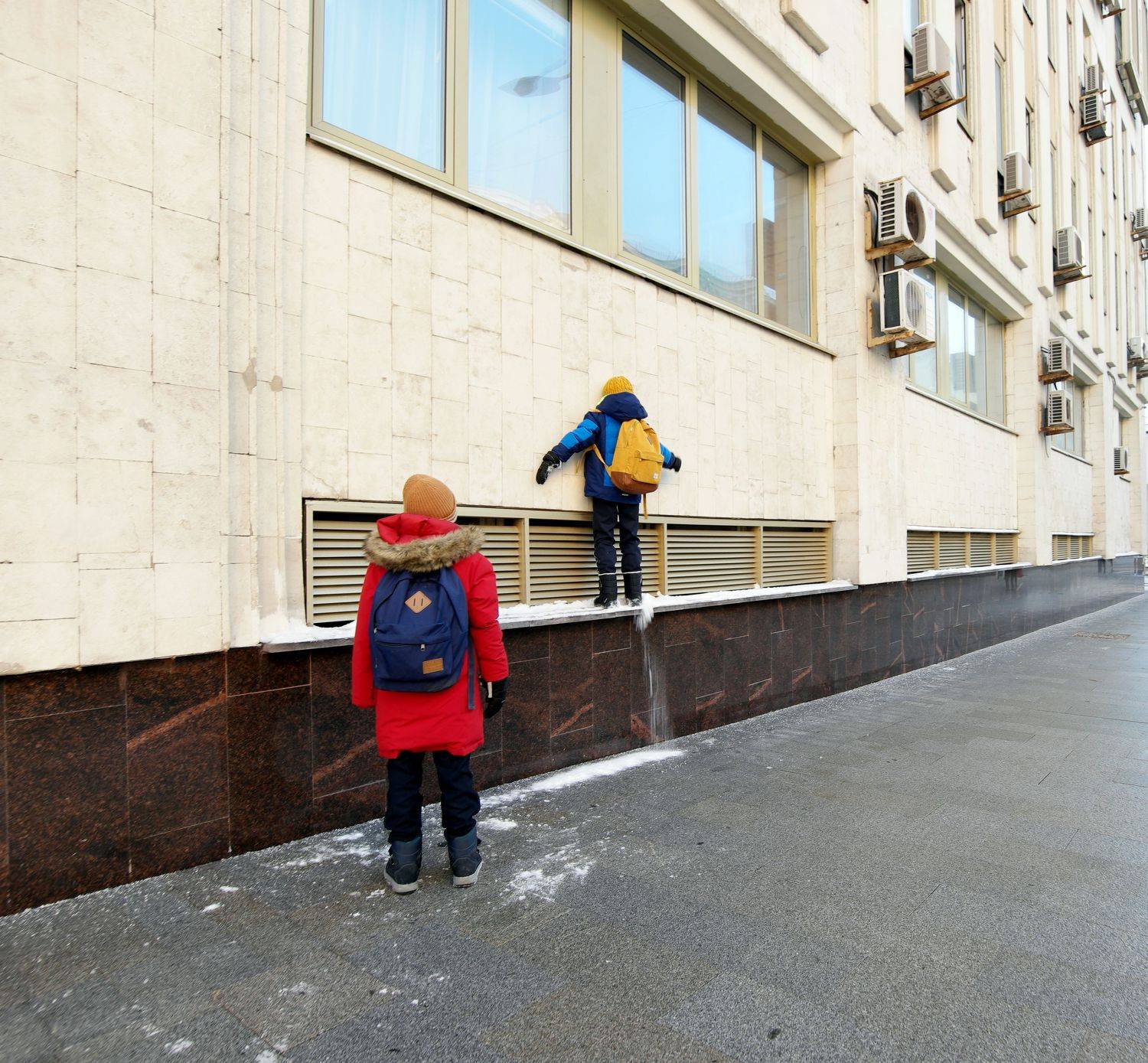 дети, карниз, уступ, удержаться, Дмитрий Ткаченко