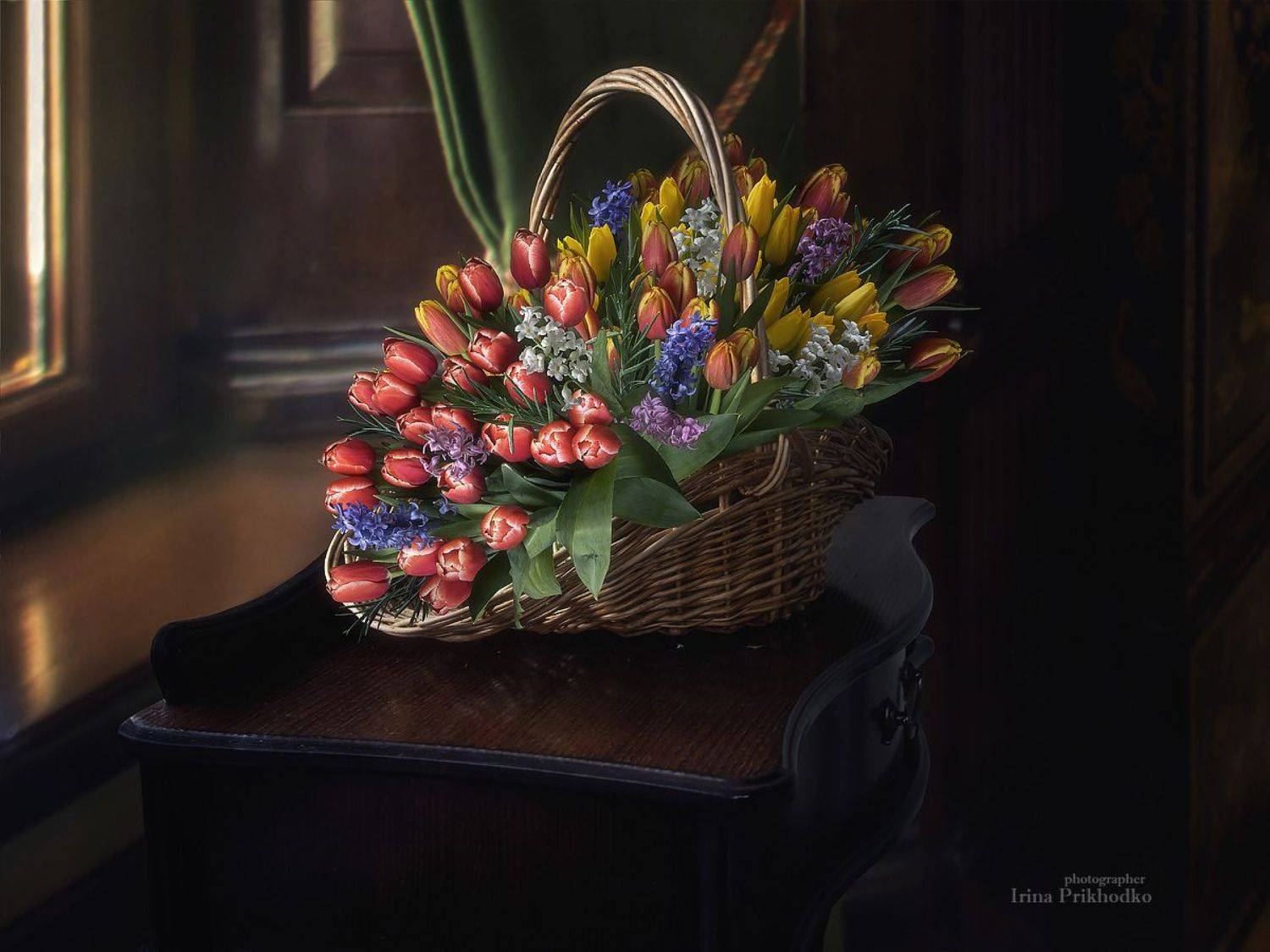 натюрморт, цветы, аранжировка, букеты, тюльпаны, гиацинты, интерьер, Приходько Ирина