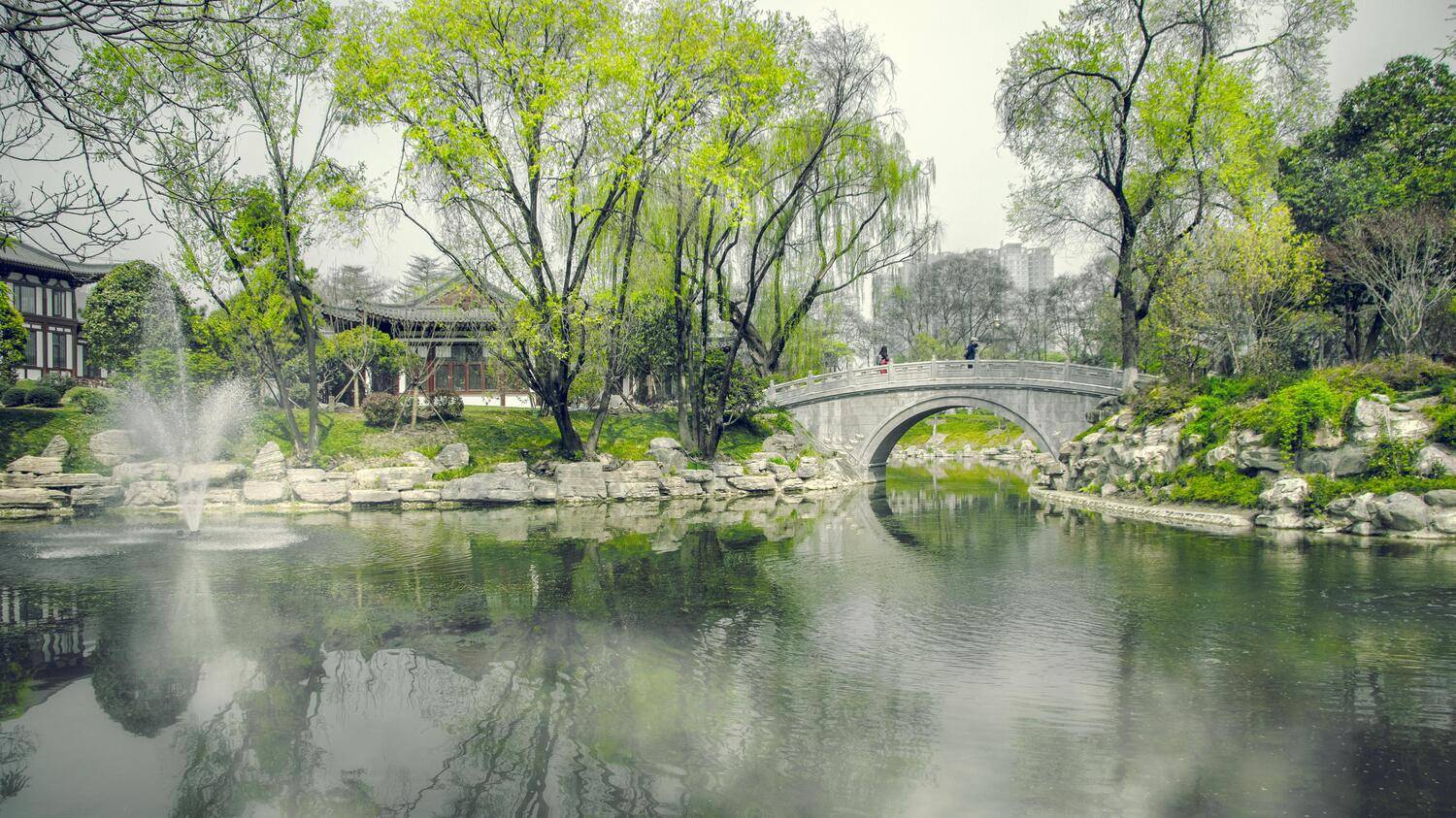 春绿湖岸, 吴 微雨墨烟鸿