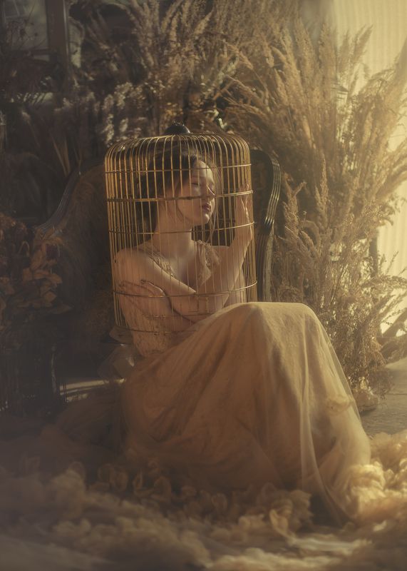 Полина в клетке. Polina in a cage (2020) фото превью