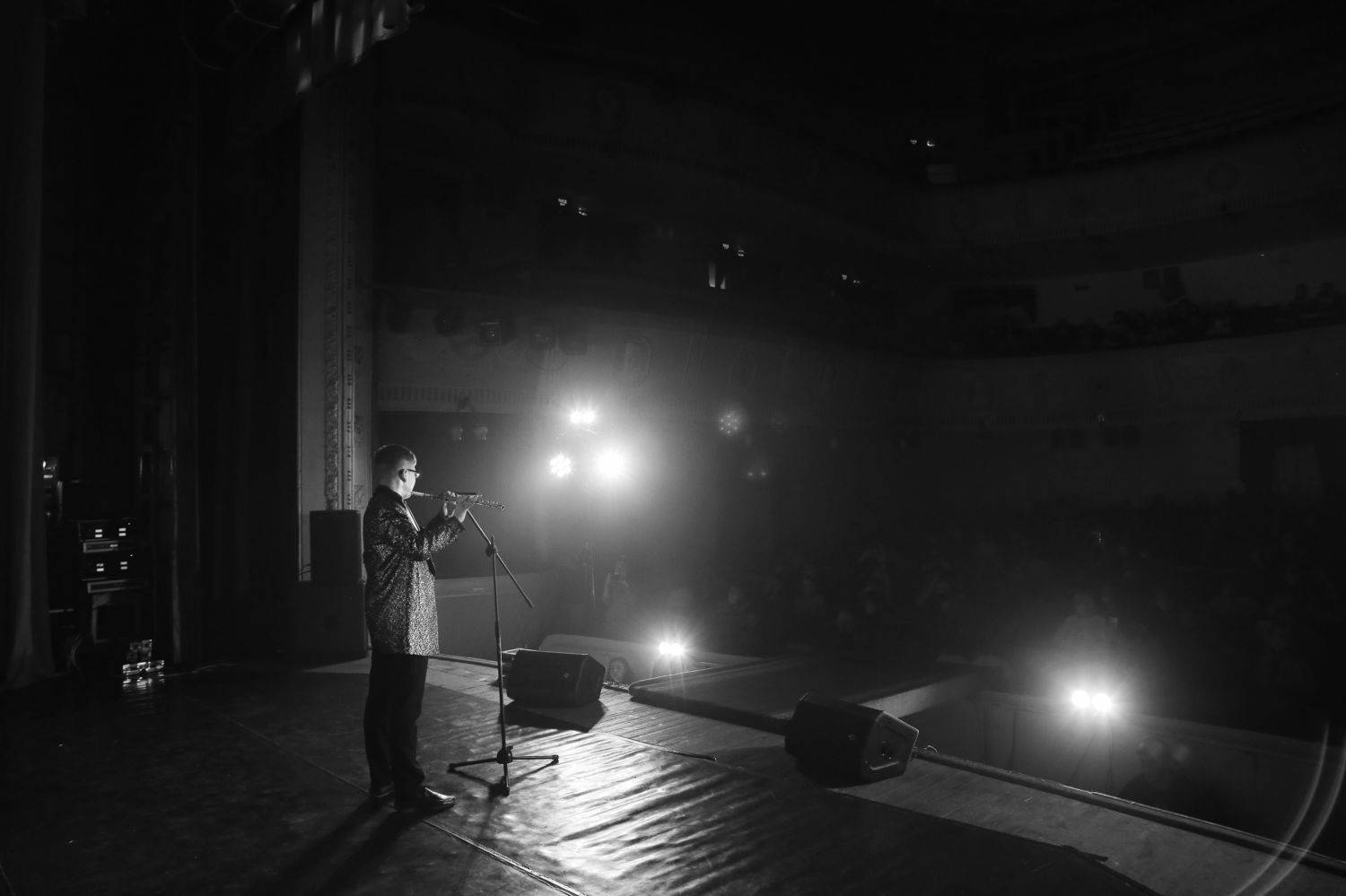 театр, парень, чб, Anastasia Tkachenko