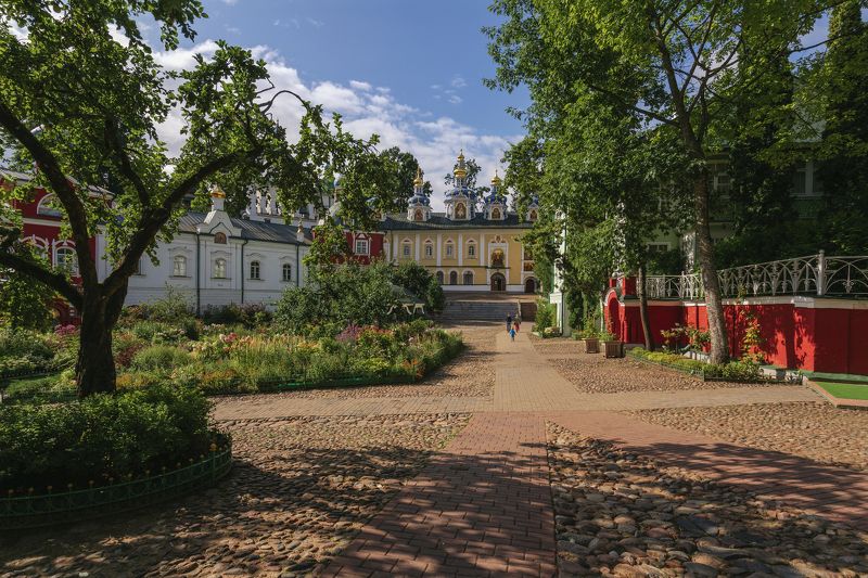 Свято-Успенский Псково-Печерский монастырь, Печоры, Псковская область фото превью