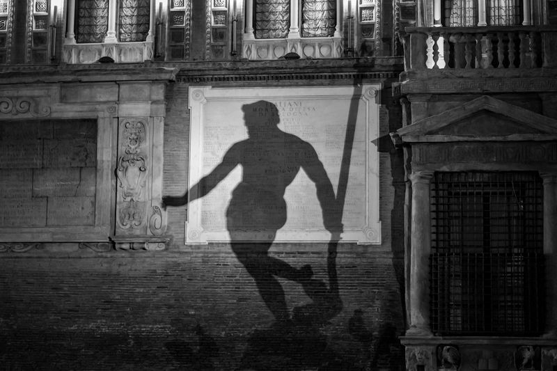 Black and white  Poseidon  фото превью