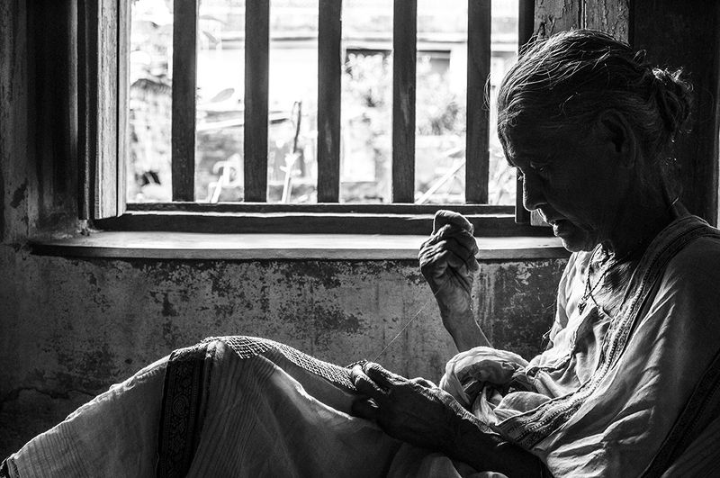 grandmother, weaving, light, shade, figure, shadow Grandmother фото превью