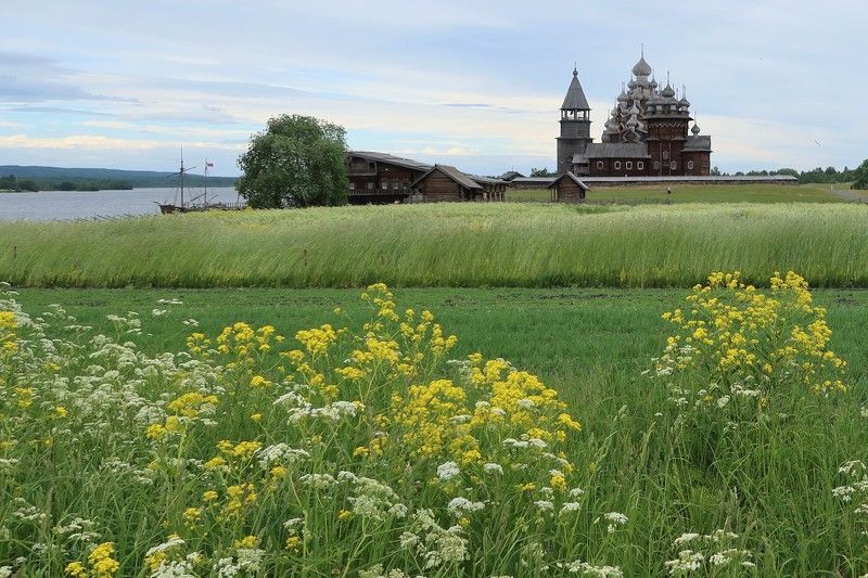 карелия,кижи,пейзаж,храм На острове Кижи фото превью
