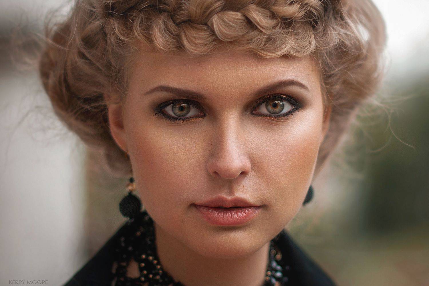 девушка, портрет, классика, макияж,причёска,  Kerry Moore