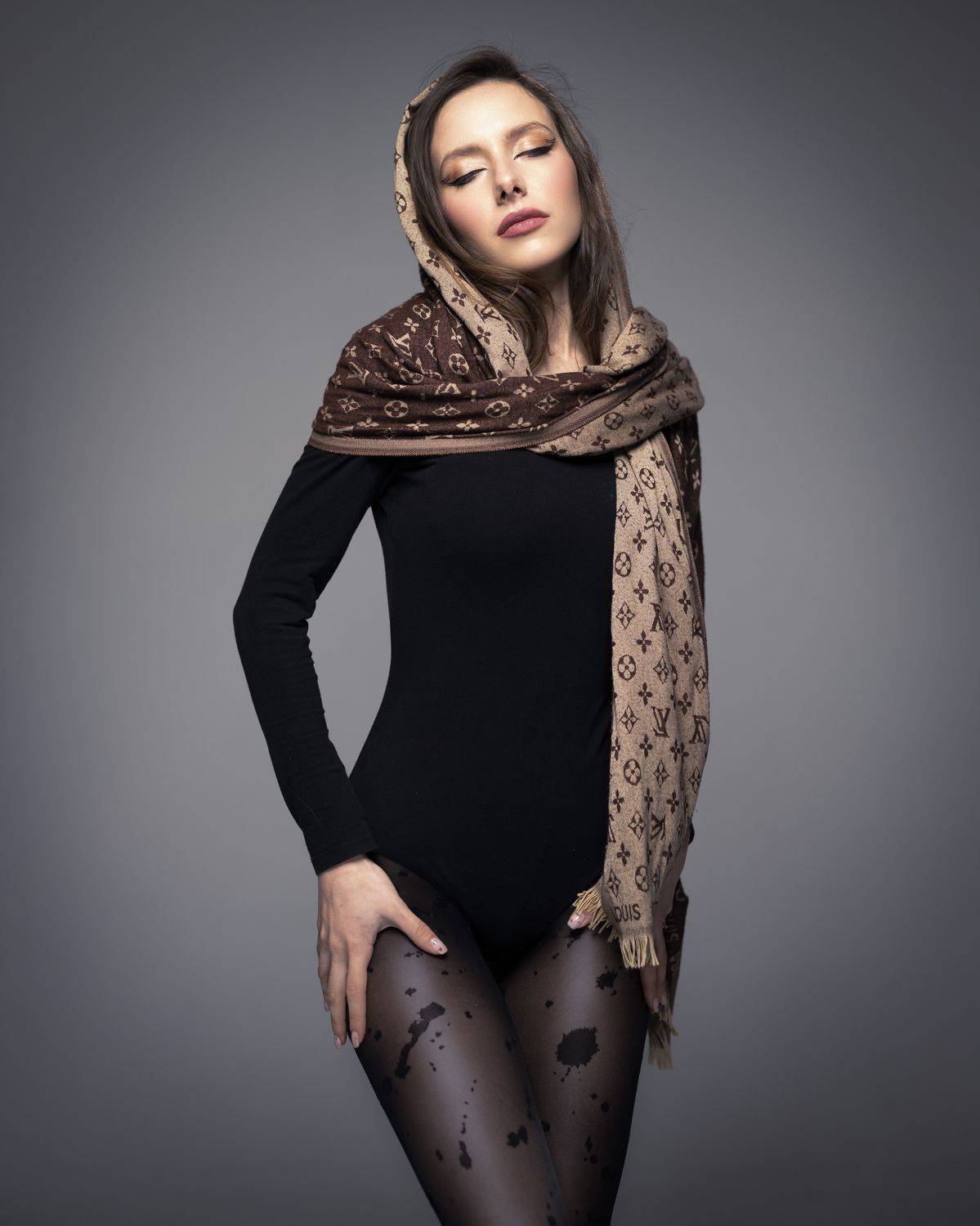 девушка,боди,колготки, платок, Дмитрий Александров