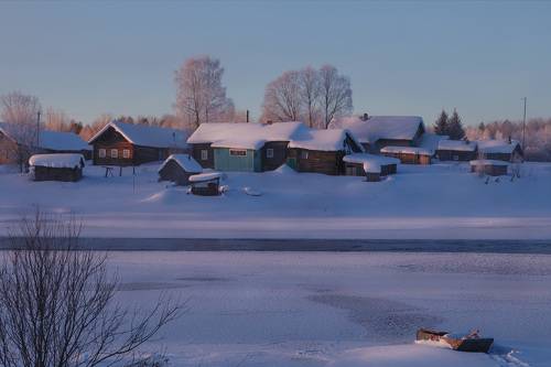 Морозным утром на реке Кена