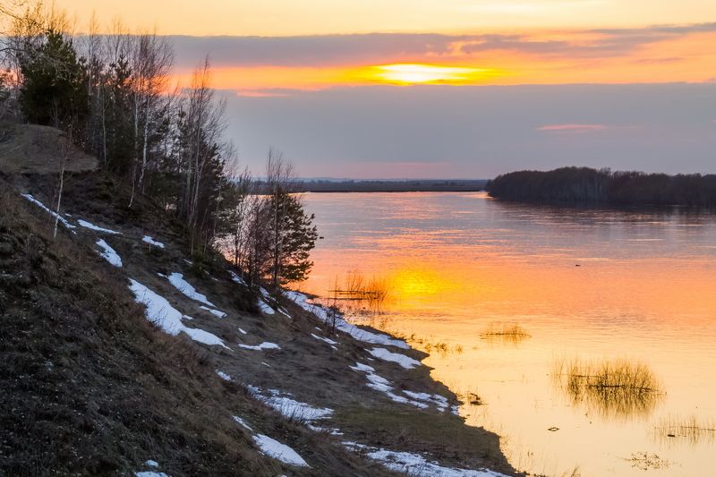 Апрельский вечер у Оки фото превью