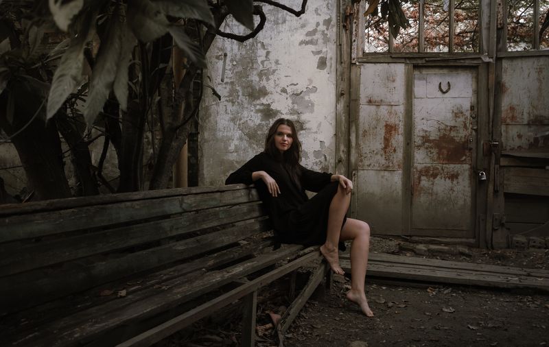 портрет, девушка, abandoned, portrait, теплица В тени фото превью