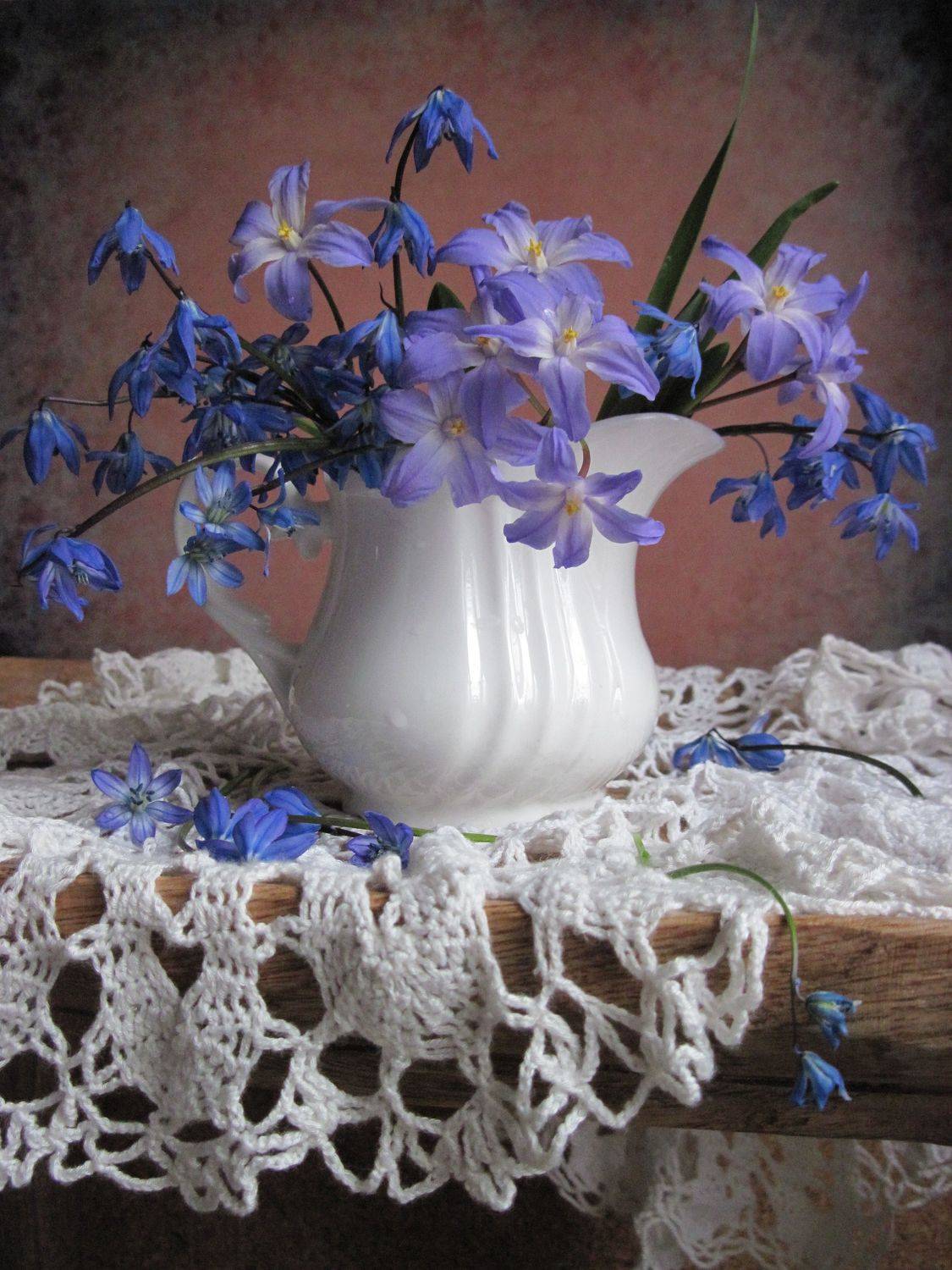 цветы, букет, пролески, хионодокса, кувшин, салфетка, Наталия Тихомирова