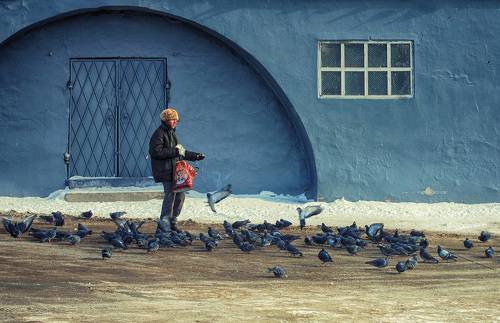 У стен храма