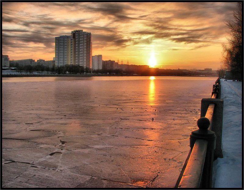 Закат на Москва-реке фото превью