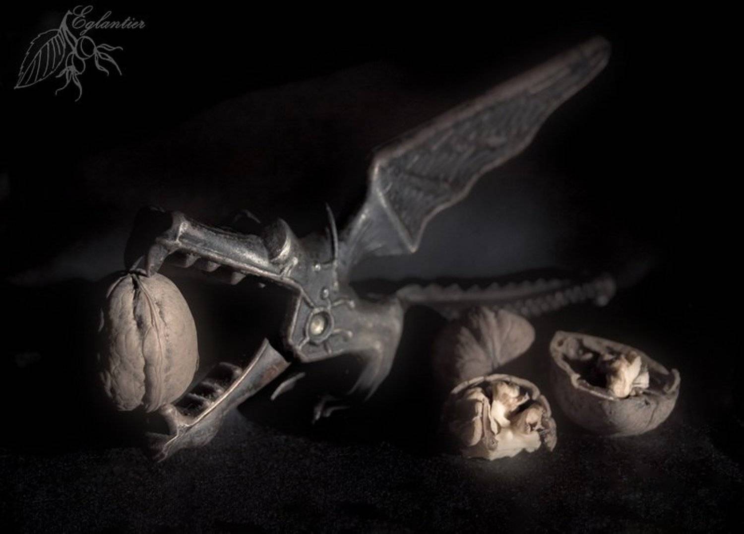 дракон, щелкунчик, орехи, орехокол, ссср, дизайн, натюрморт, Ольга Глушкова