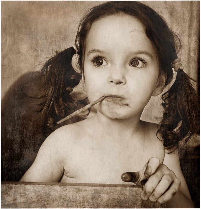 портрет, девочка, ребенок, кисточка Муки творчества фото превью