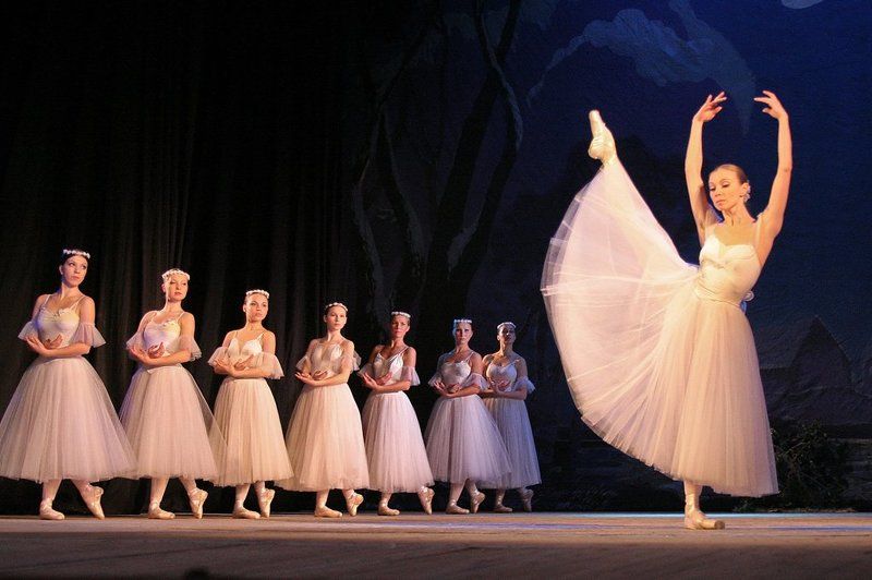 балет Заслуженно ЗАСЛУЖЕННАЯ фото превью