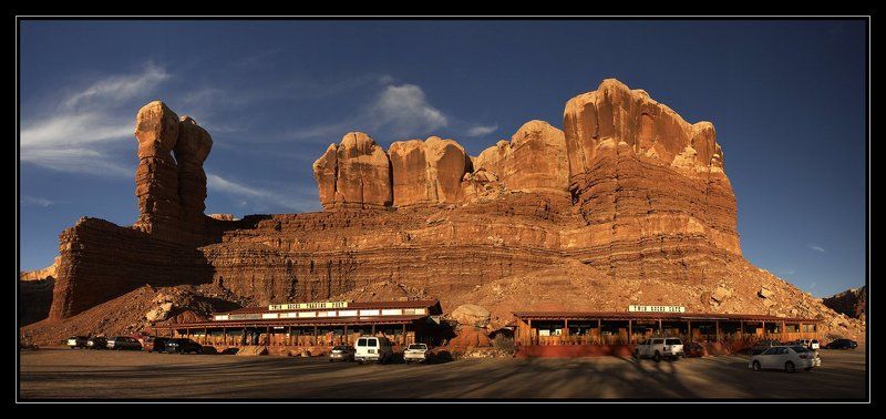 Twin Rocks Trading Post фото превью