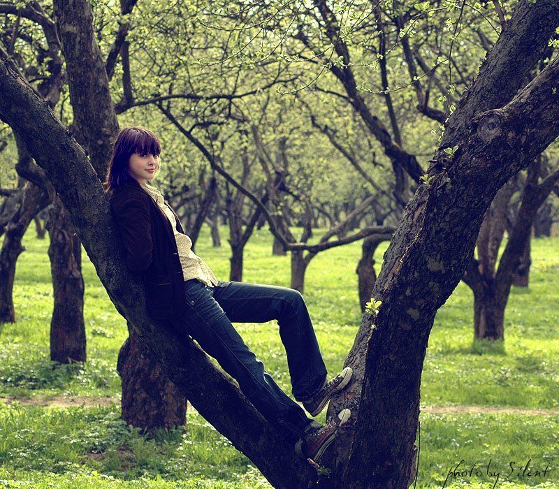 в саду) фото превью