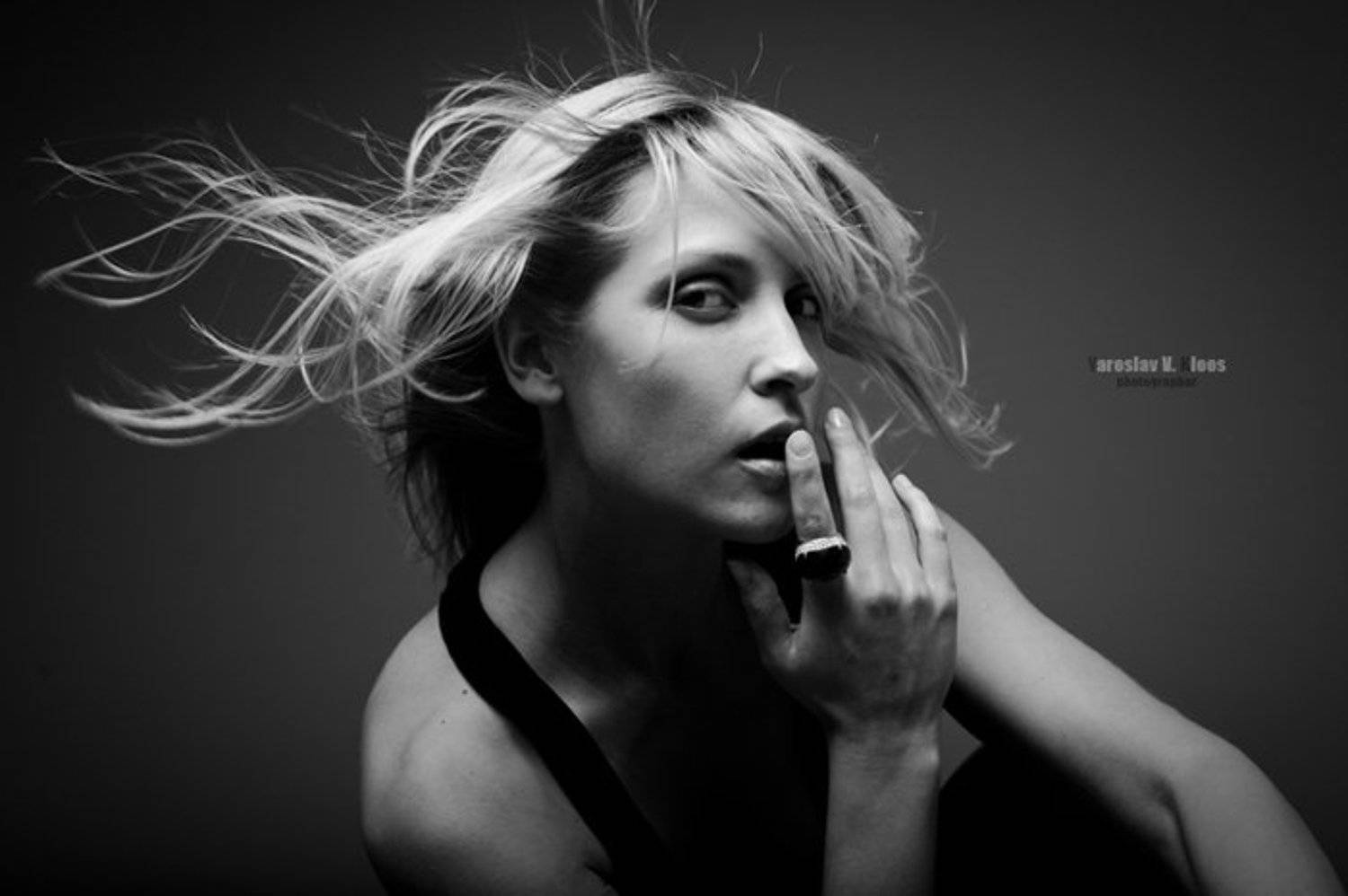 девушка, перстень, ветер, Yaroslav V. Kloos