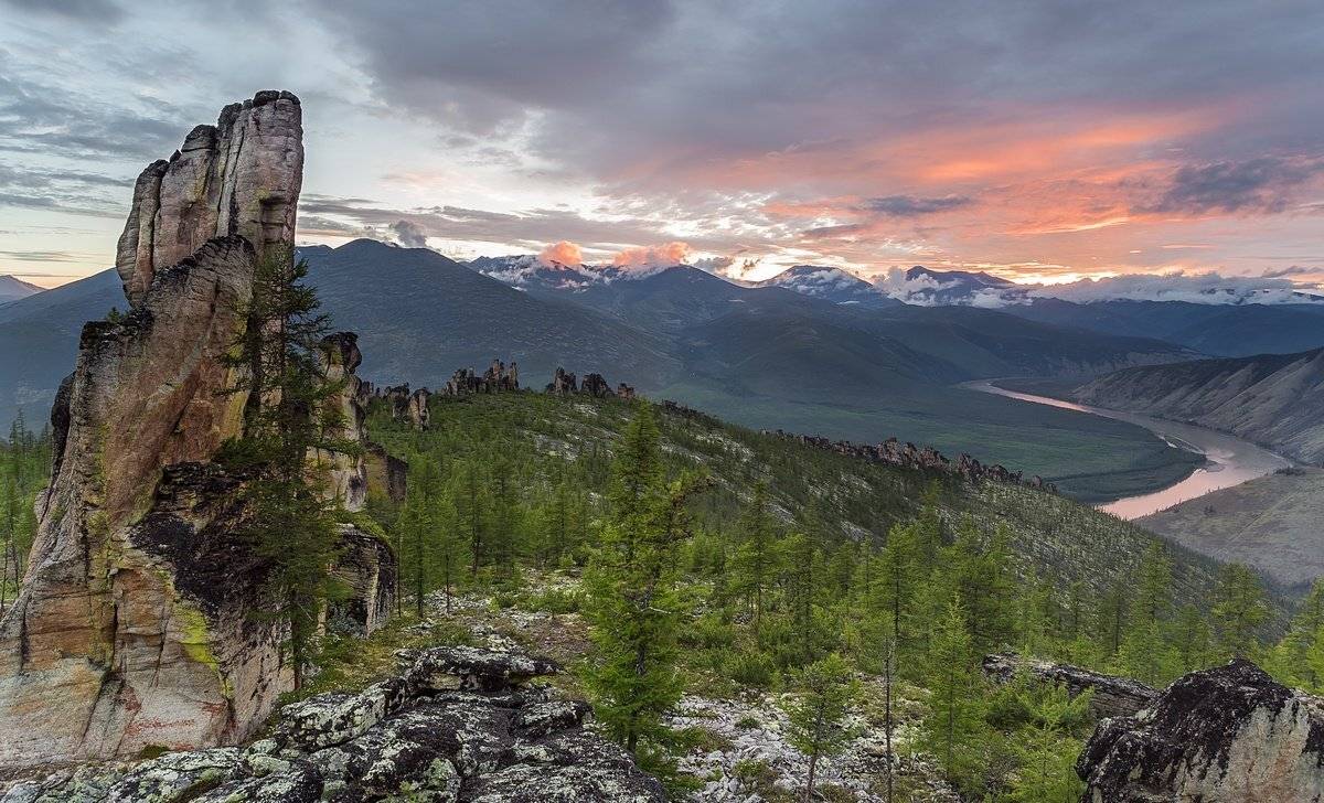 Граниты, Закат, Индигирка, Кисиляхи, Лиственница, Оймяконский улус, Скалы, Усть-нера, Хребет черского, Якутия, Кирилл Уютнов