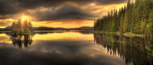 Sunset at Shiroka Poliana Dam