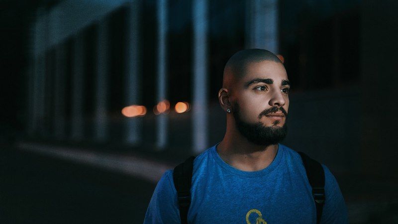 Ночной портрет фото превью