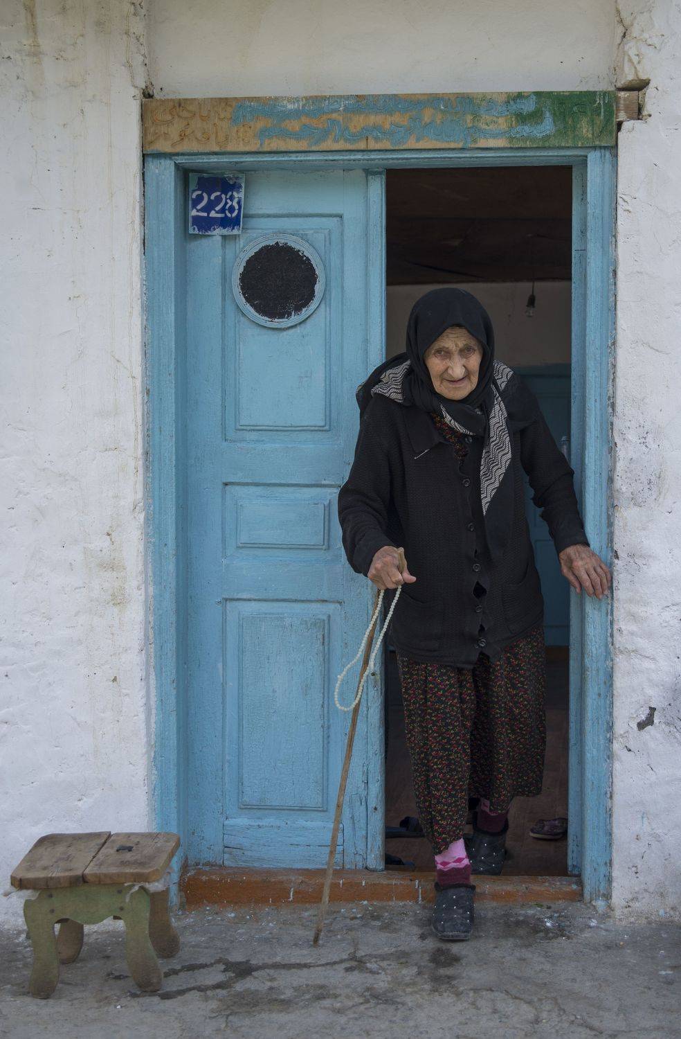 Кавказ, Дагестан, Гуниб, Корода, горцы, люди, портет, бабушка, лицо, взгляд, прогулка, шаг, дом, дверь. выход, путешествие, пешком, Сергей Козлов