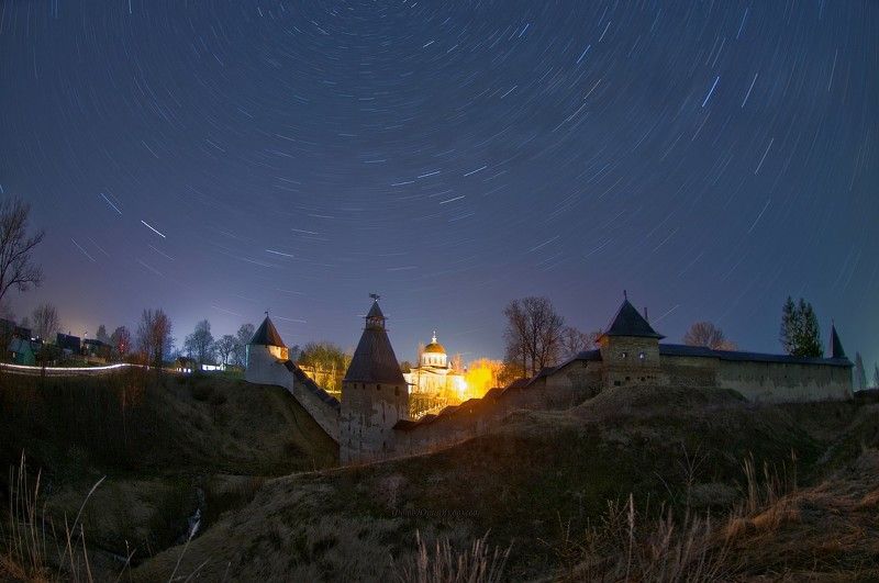 пейзаж, ночь, печерский монастырь, город, собор,башня, небо,звёзды, весна Звёздная карусель. фото превью