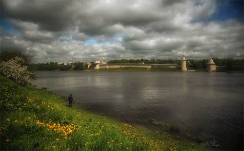 Май на реке Великой