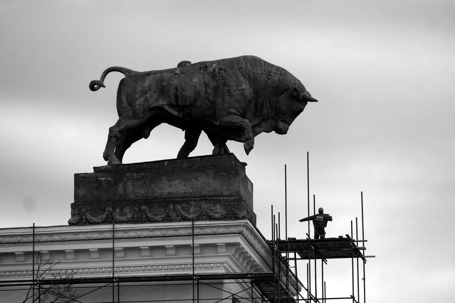 тореадор, бык, вднх, рабочий, монтажник, высотник, скульптура, мясная, промышленность, Дмитрий Ткаченко