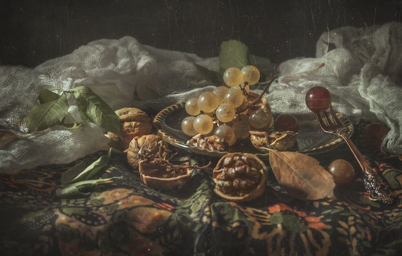 трапеза, виноград, орехи, Маленькая трапеза фото превью