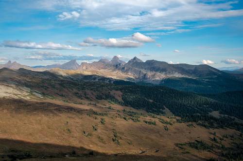 Вечер с видом на природный парк Ергаки.