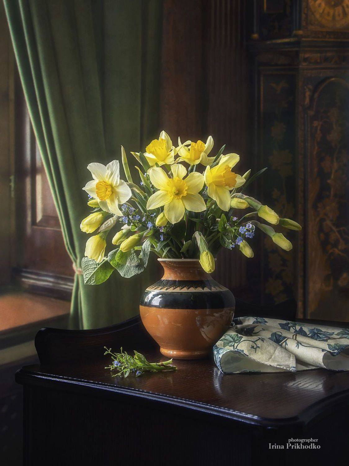 натюрморт, цветы, букеты, нарциссы, интерьер, винтажный, Приходько Ирина