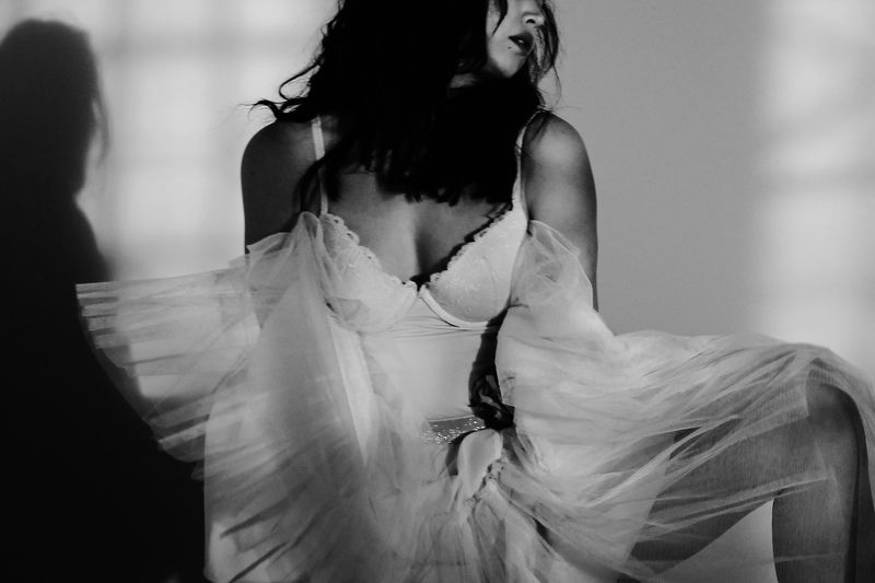 Черно-белое, портрет, будуар, студия, постановочное фото Автопортрет фото превью