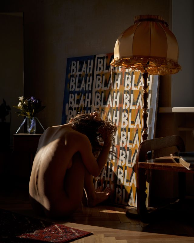 girl, nude, naked, sun, sunny, dark, blah, picture, back, spring, saint-petersburg, spb, indoor, indoors, room, daylight, natural light BLAH BLAH BLAH фото превью