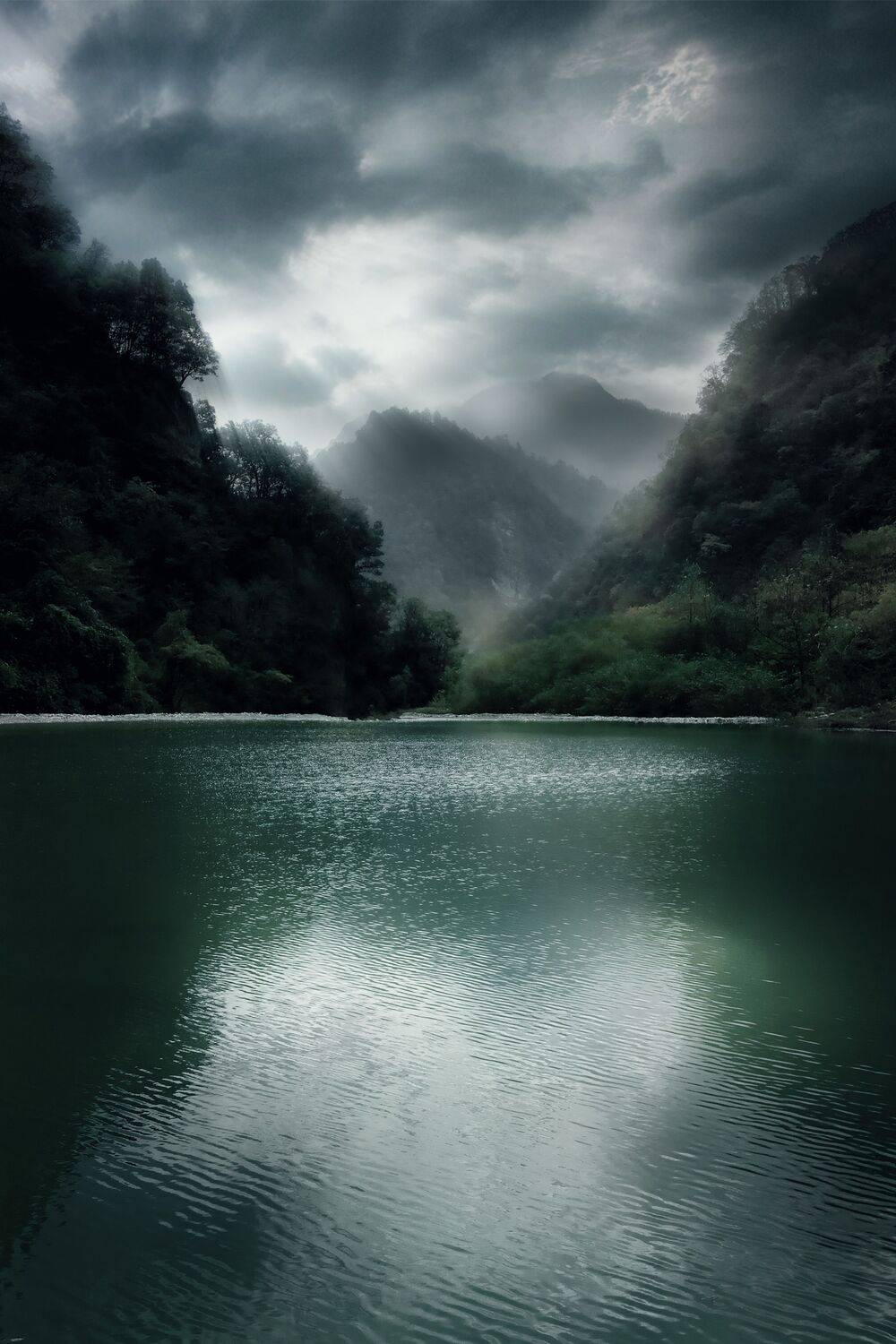 东拉峡谷   堰塞湖, 吴 微雨墨烟鸿