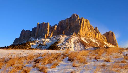 Большой Тхач в лучах рассвета