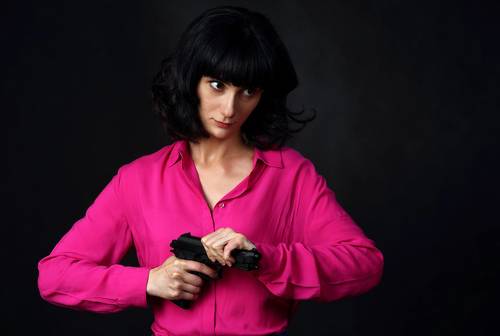 Девушка с пистолетом...