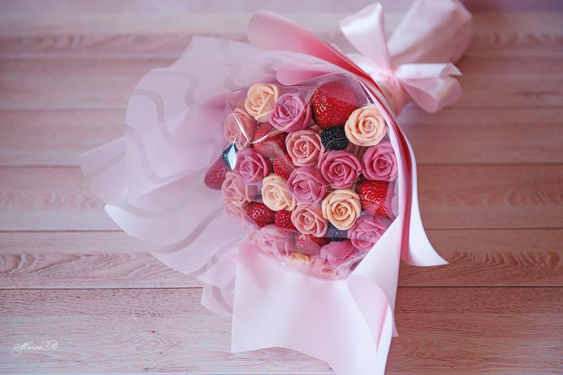 букет, сладости, клубника, виктория, конфеты, цветы Вкусная нежность фото превью