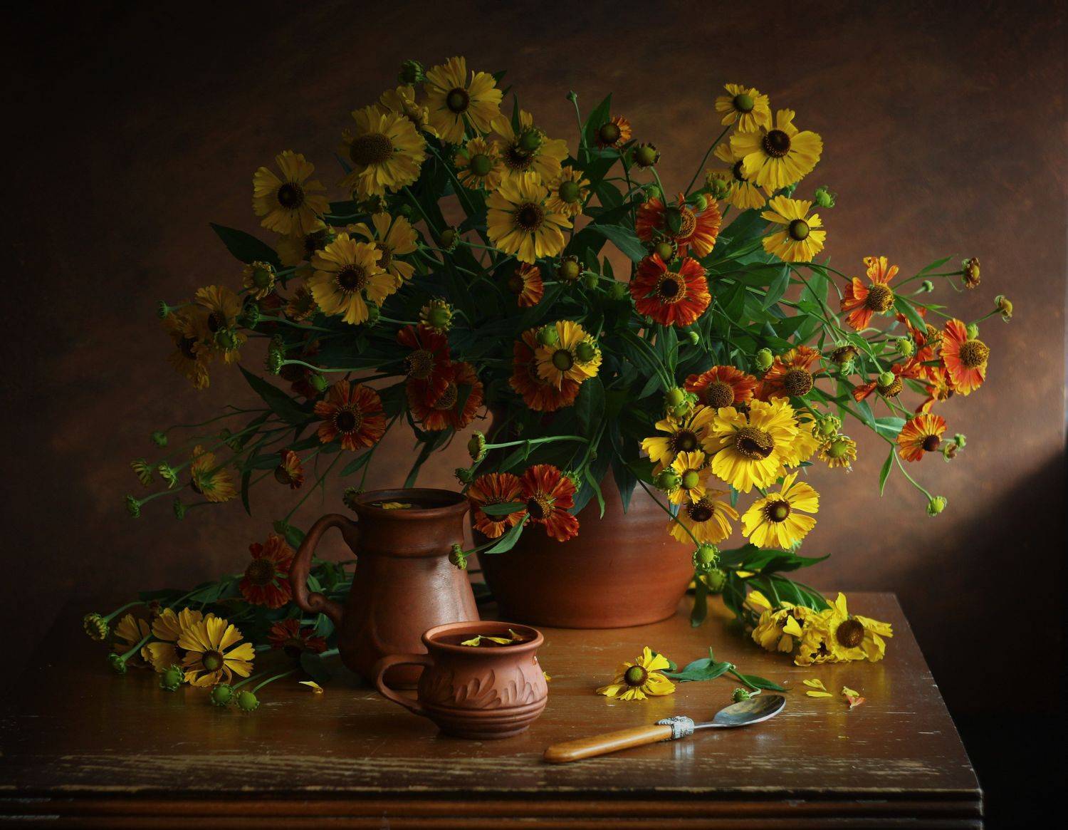 , Людмила Хрусталева*