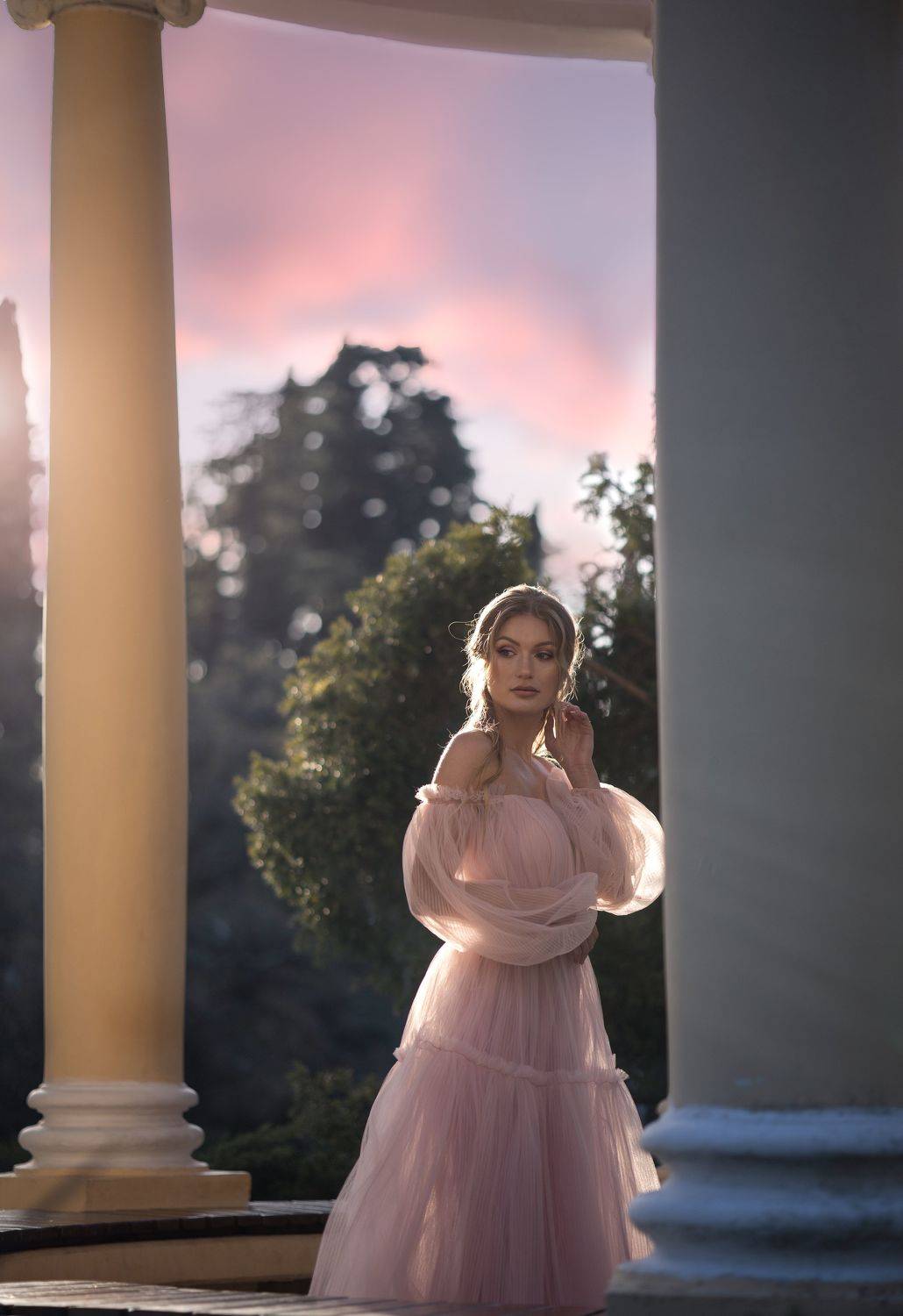 девушка закат парк пышное платье невеста классическая архитектура вечер, Ирина Мухина