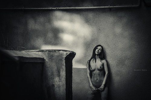 Утро,старый двор...