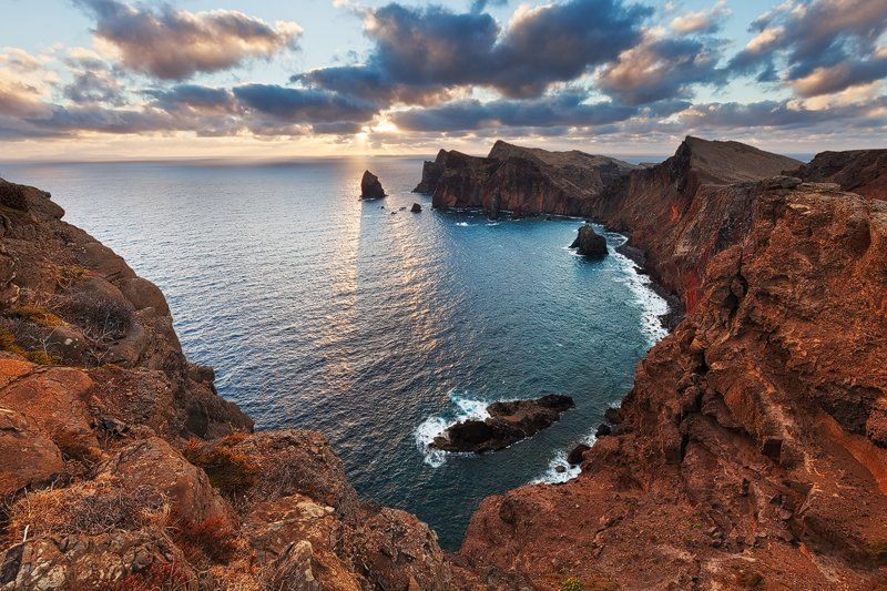 Cliffs, Madeira, Ocean, Rocks, Sea, Shadows, Sky, Sun, Sunrise, Volcanic Behind the Clouds фото превью