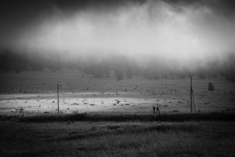 По дороге с облаками фото превью