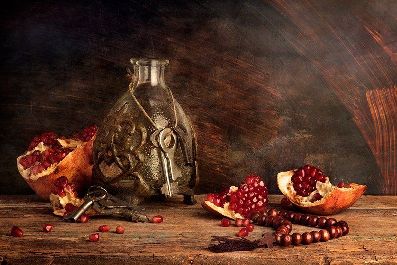Этюд в гранатовых тонах фото превью
