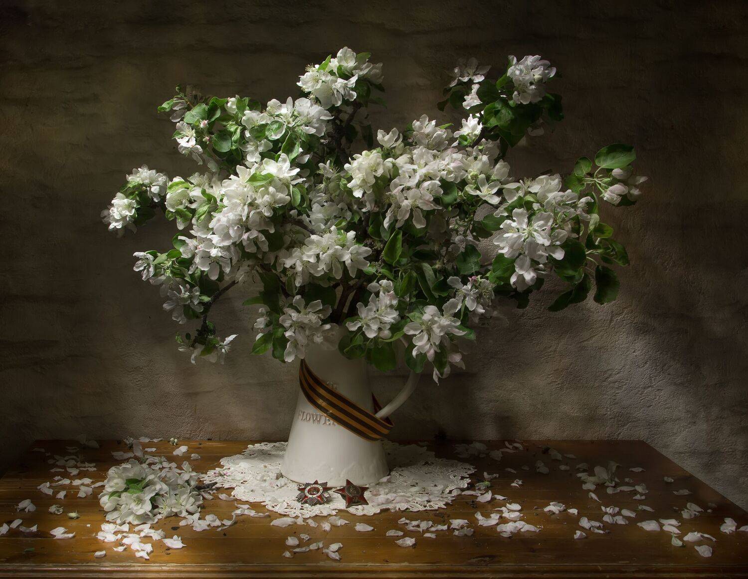 натюрморт, георгиевская лента, яблоня, Феденкова Татьяна