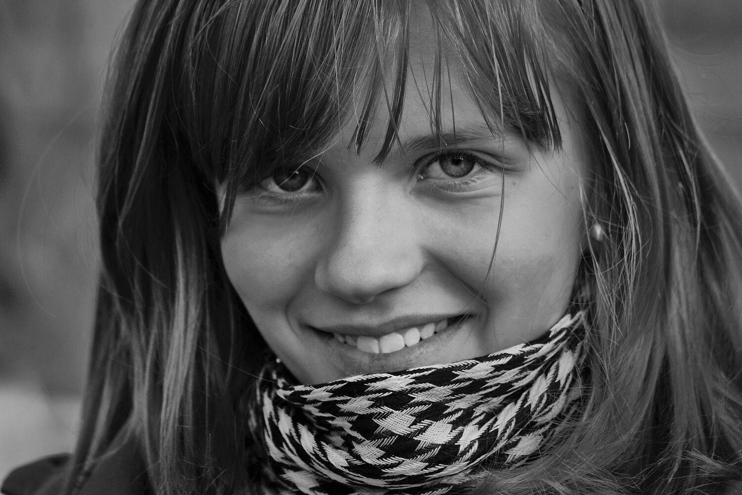 девушка, портрет, глаза, взгляд, волосы, апатиты, Николай Смоляк