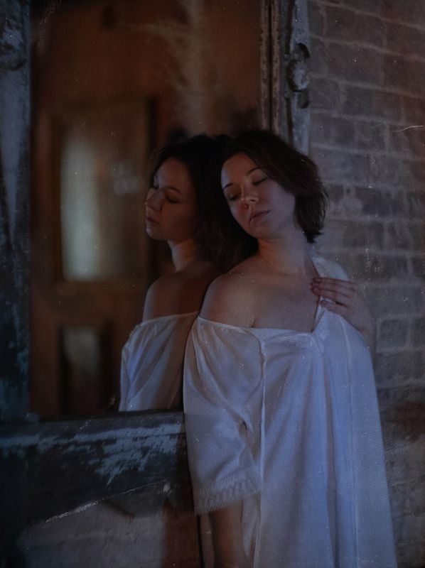 Портрет, девушка, русская, ночь, зеркало Майя  фото превью