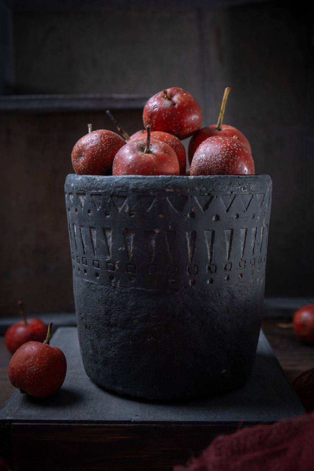 red,chinese,hawthorn,fruit,interior,black,food,, Борислав Алексиев