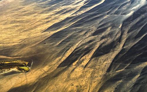 Золотая река,чёрные берега